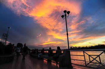 Sunset on a lake - image #329989 gratis