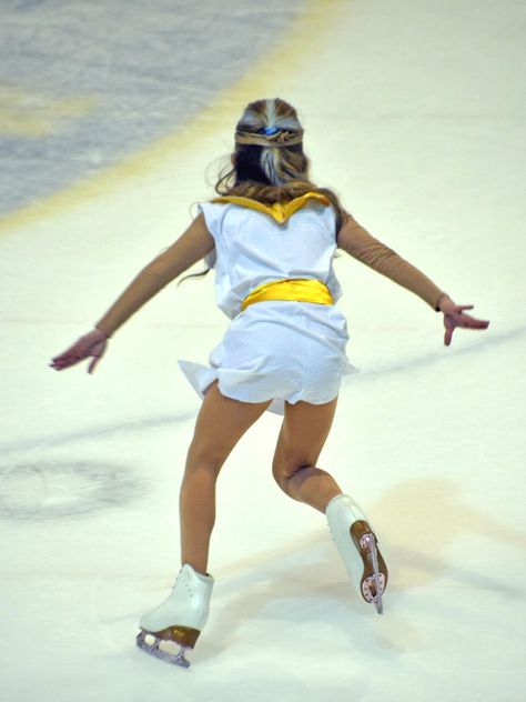 Ice skating dancer - бесплатный image #330989