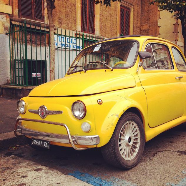 Yellow Fiat 500 car - image gratuit #331209 