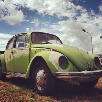 Green Volkswagen Beetle car - бесплатный image #331519