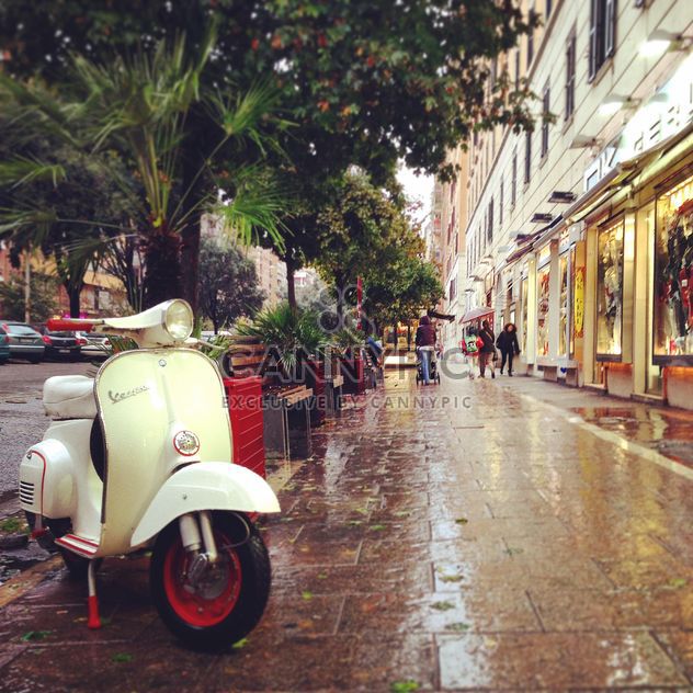 Vespa scooter in the street of Rome - бесплатный image #331739