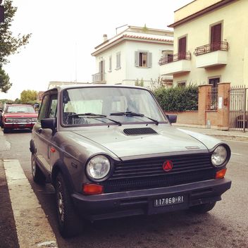 Old car in street of Rome - бесплатный image #331889