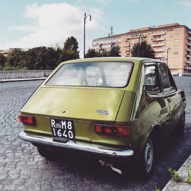 Old Fiat 127 on road - image #332029 gratis