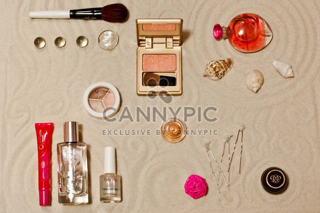Cosmetic with the sands background - image #333229 gratis