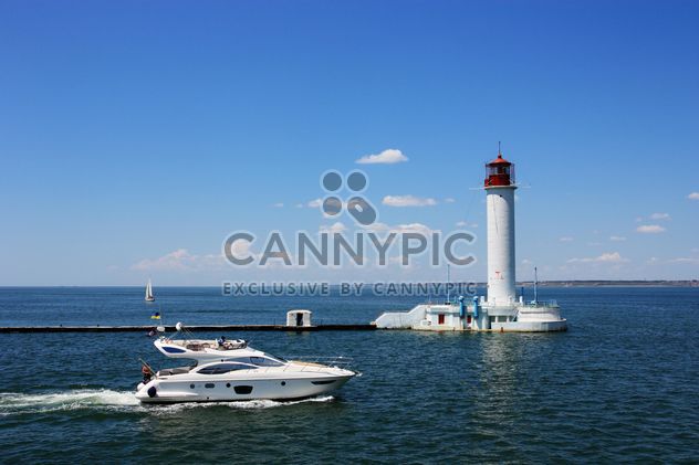 white yacht on a blue sea - image #333269 gratis