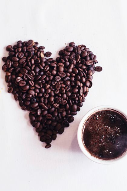 Coffee beans and cup of coffee - Kostenloses image #337889