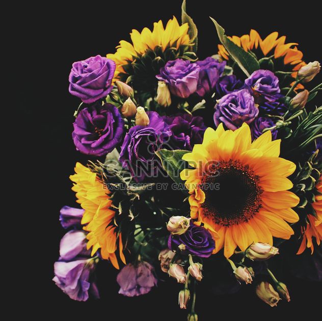 Sunflowers and Eustoma flowers - image #337929 gratis