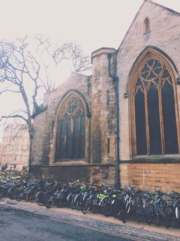 Bikes parked near building, England - image gratuit #346909 