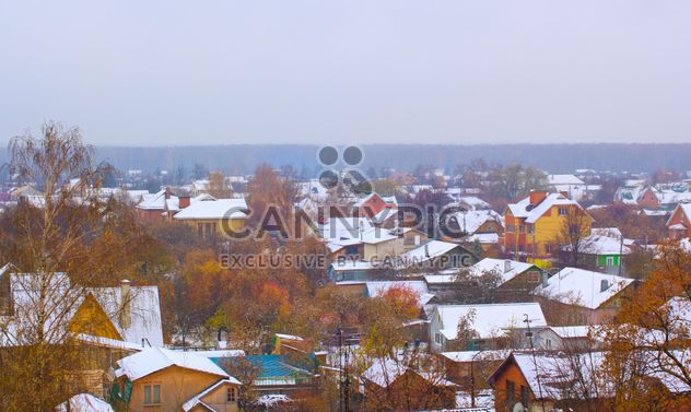 Aerial view on houses in autumn - бесплатный image #348399