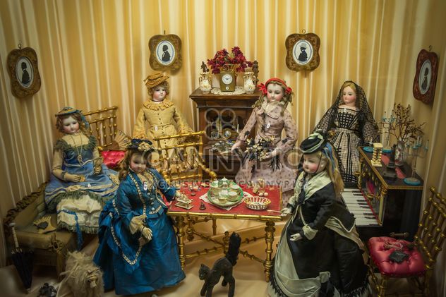 porcelain dolls in retro interior - Kostenloses image #448179