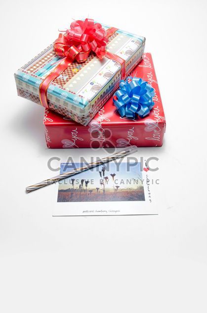 giftbox, postcard, whitebackground - image #452549 gratis