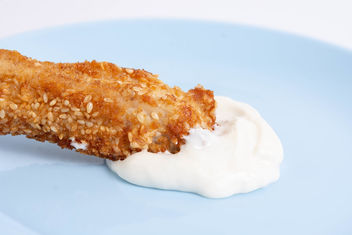 Fried Chicken with with Sesame and Tartar Sauce - image #462349 gratis