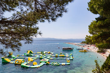 Bouncy castle in the Adriatic Sea of Bol, Croatia - image gratuit #463579 