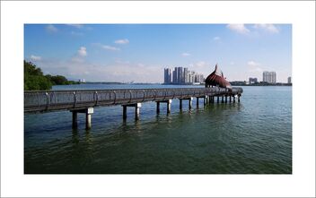 Sungei Buloh Wetland Reserve: Eagle point overlooking Johor - image gratuit #480509 