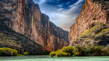 Saint Elena Canyon and Rio Grande River - Mexico - бесплатный image #490529